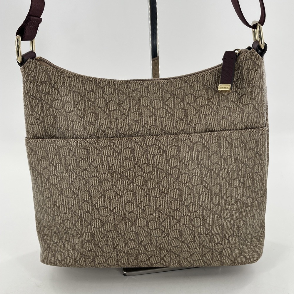 Rare Calvin Klein Signature Allover Monogram Taupe Crossbody Maroon Strap Gold - Picture 4 of 16